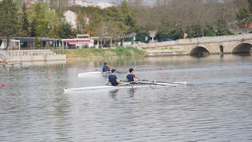 Milli kürekçiler Meriç Nehri'nde kampa girecek
