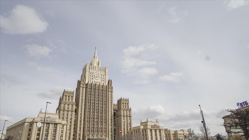 В МИД РФ провели демарш из-за осквернения надгробий советских военнослужащих в Таллине