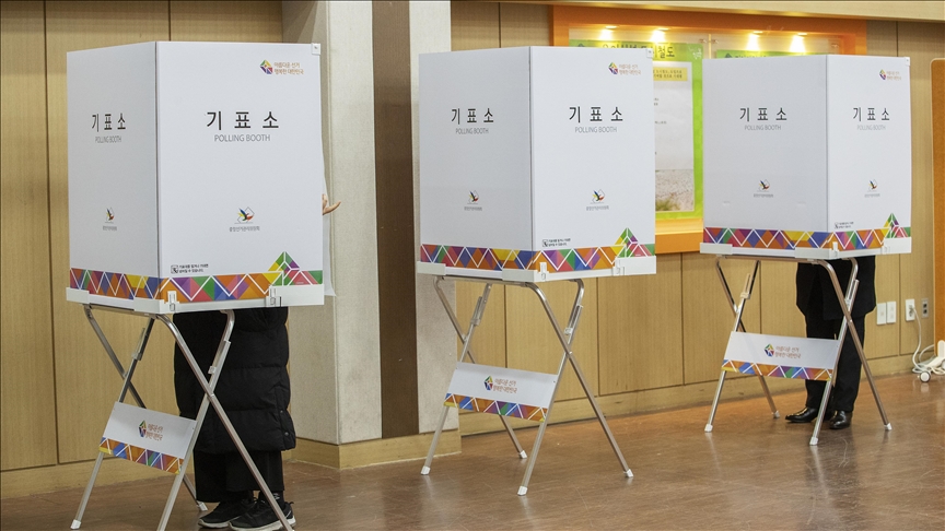 South Korea's main opposition leader resigns from party chairmanship to run for president