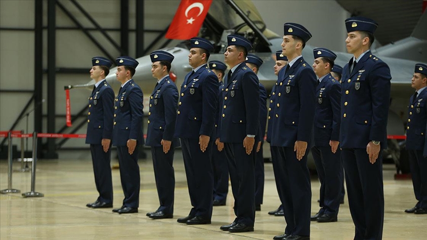 Balıkesir'de F-16 Tipte Tam Harbe Hazırlık Eğitimi Mezuniyet Töreni yapıldı