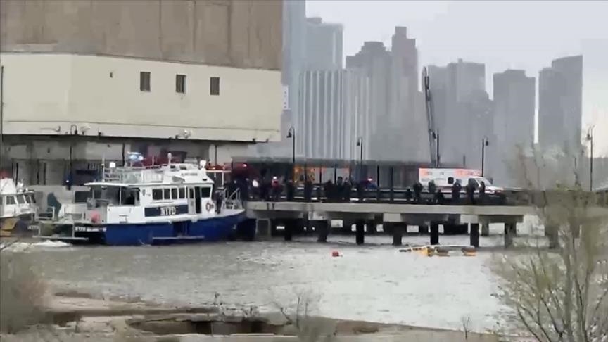 Helicopter crashes into Hudson River in New York City, killing all 6 passengers
