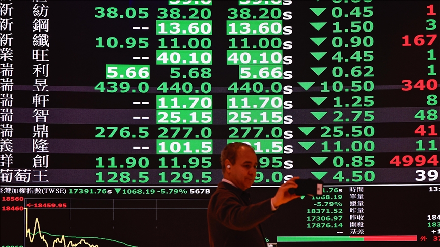 Asian stocks rebound after Trump changes course on tariffs