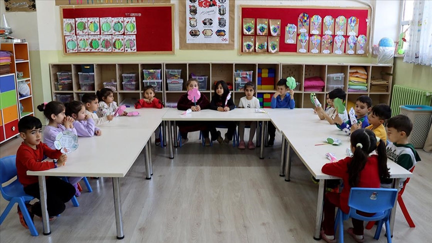 Hatay'da depremden sonra başlatılan eğitim seferberliğiyle 146 yeni okul açıldı