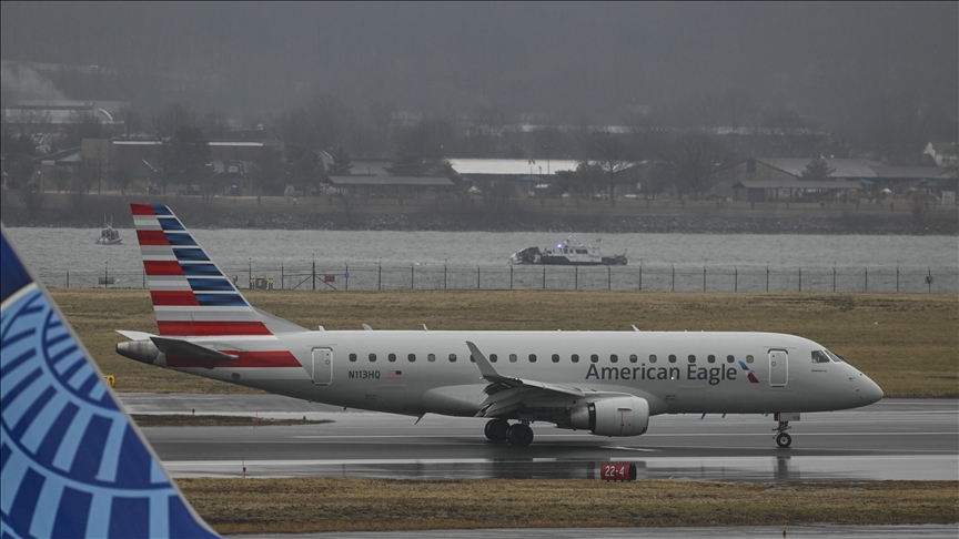Plane carrying members of US Congress clipped at Reagan National Airport near Washington, DC; no injuries reported Plane carrying members of US Congress clipped at Reagan National Airport near Washington, DC; no injuries reported
