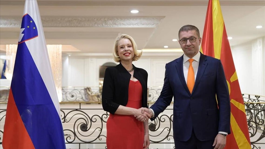 Kryeministri Mickoski pret në takim kryeparlamentaren sllovene