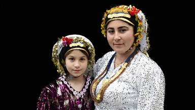 Tradita 500-vjeçare me veshje shumëngjyrëshe mbahet gjallë në qytetin turk Muğla