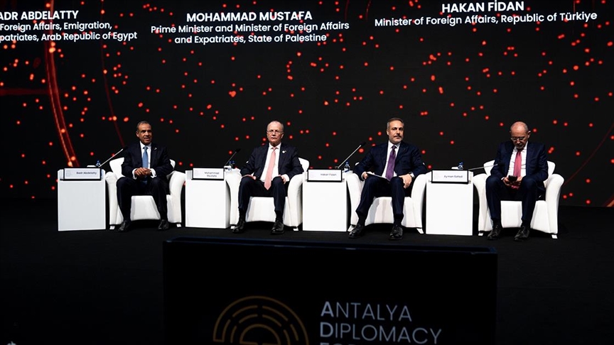 Antalya Diplomasi Forumu'nda “Gazze/Filistin’in Geleceğine İlişkin Gazze Temas Grubu Görüşleri” paneli düzenlendi