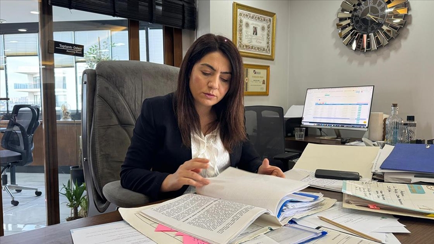 Kızının kreşte darbedilmesiyle başlattığı hukuk mücadelesini kazandı