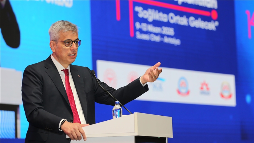 Sağlık Bakanı Memişoğlu: Kontrolümüz haricinde hiçbir sağlık hizmetinin verilmesini istemiyoruz