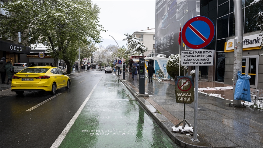 Başkentte bazı noktalarda elektrikli araç şarj istasyonlarına park yasağı getirildi