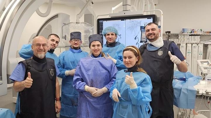 "Në Spitalin Memorial të Fierit po vijon me sukses realizimi i procedurës urgjente të trombektomisë"