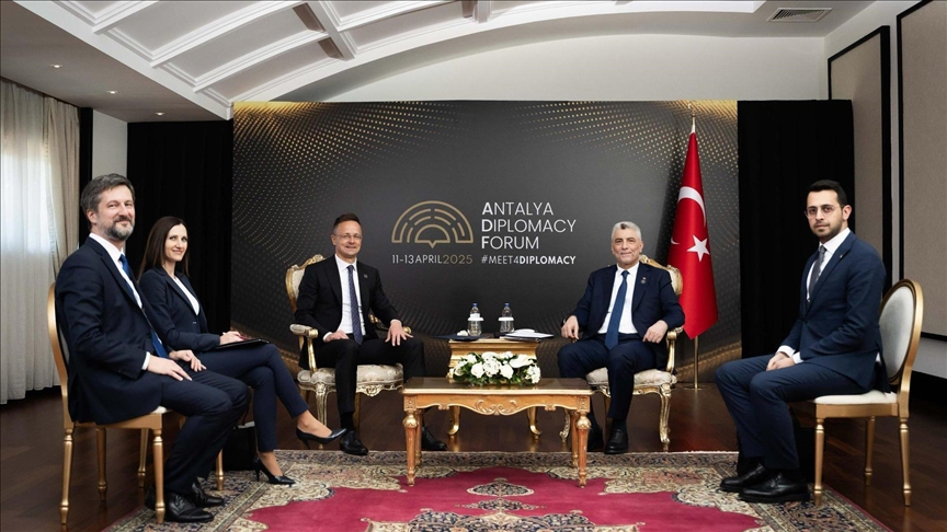 Ticaret Bakanı Bolat, Antalya Diplomasi Forumu kapsamında temaslarda bulundu