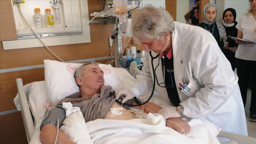 Parkinsonlu yatalak hastaya uygulanan tedavi ailesinin umudunu yeşertti