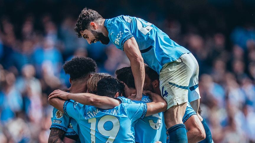 قدم.. "ريمونتادا" مثيرة تقود السيتي للفوز على كريستال بالاس