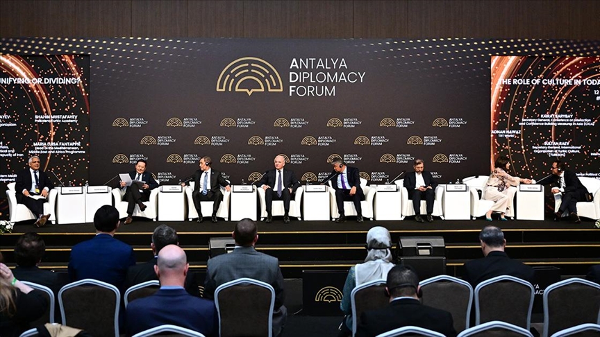 Antalya Diplomasi Forumu'nda "Günümüz Dünyasında Kültürün Rolü: Birleştirici mi Bölücü mü?" başlıklı panel düzenlendi