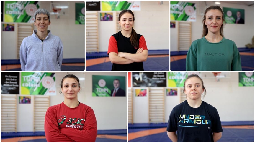 Şampiyon genç kadın milli güreşçiler, tarih yazmaya hazırlanıyor