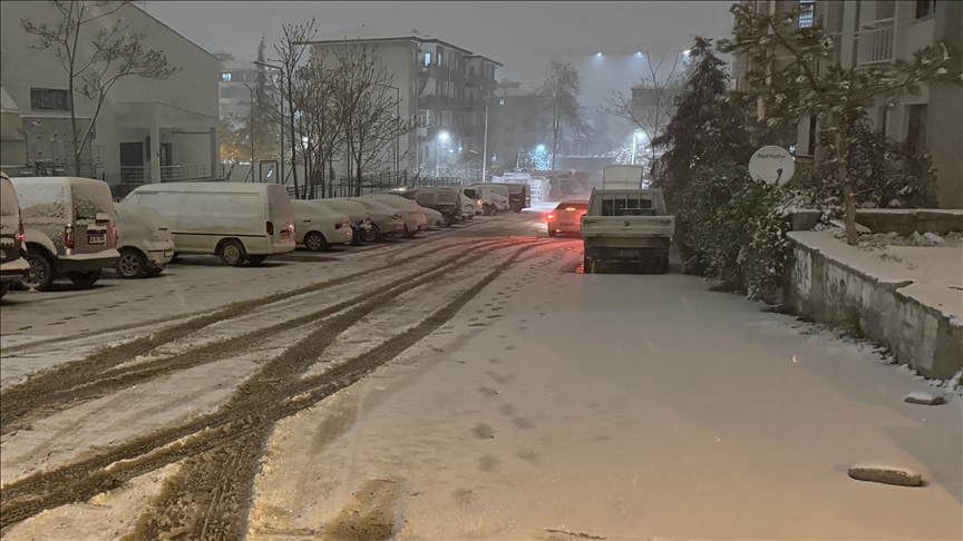 Li Meletiyê berf barî