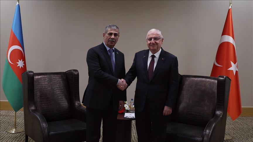 وزیران دفاع ترکیه و آذربایجان دیدار کردند