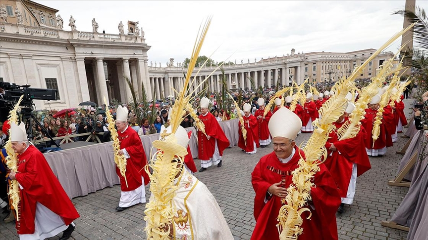 Vatikan'da "Palmiye Pazarı" ayini yapıldı