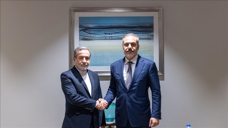 Turkish, Iranian foreign ministers discuss nuclear talks in Oman