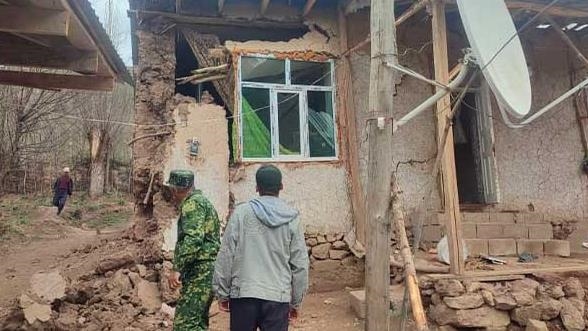 КЧС: в результате землетрясения в Таджикистане пострадали более 90 домов