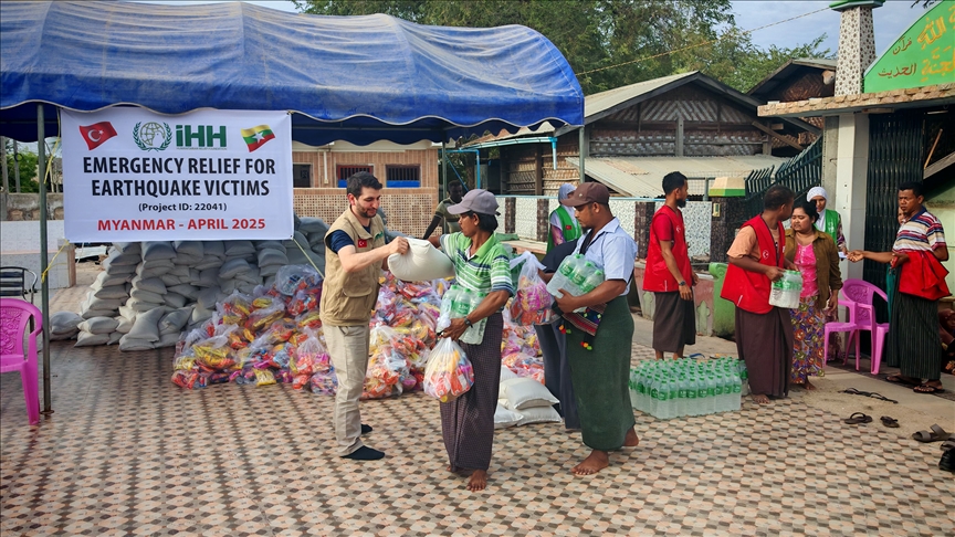 Türk STK'ler depremin vurduğu Myanmar ve Tayland'da yaraları sardı