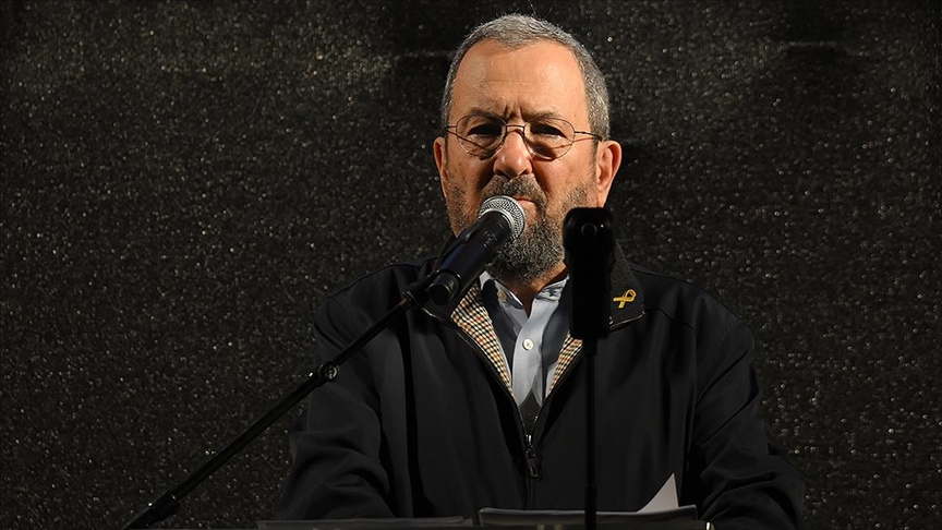 İsrail'de eski Başbakan Ehud Barak, esir takası için Gazze'ye saldırıların durdurulması çağrılarına katıldı