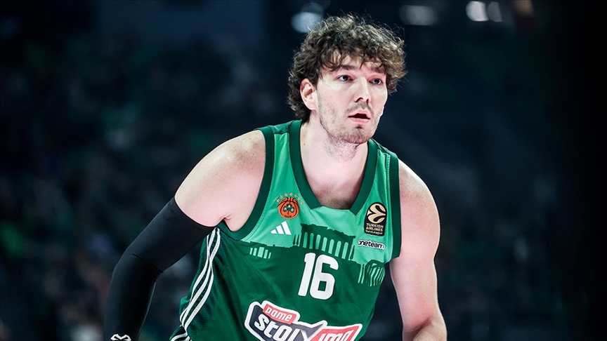 Panathinaikos, milli basketbolcu Cedi Osman'ın sözleşmesini 2027'ye kadar uzattı