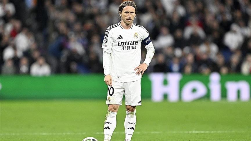 قدم.. الكرواتي مودريتش ينضم إلى ملّاك سوانزي سيتي