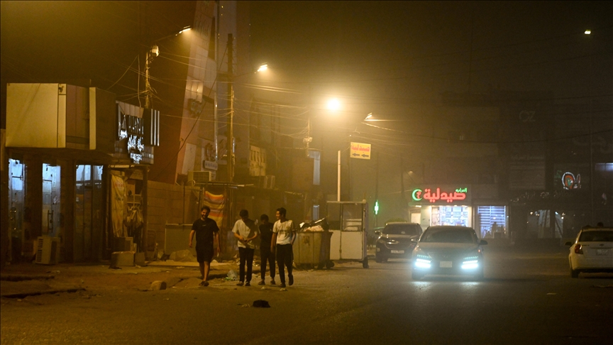 Sandstorm sweeps Iraq, hospitalizes over 3,700 people