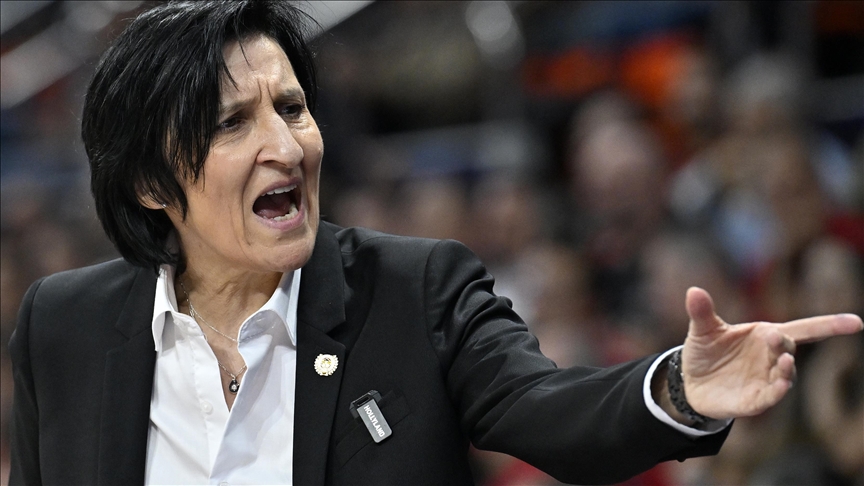Fenerbahçe Opet Kadın Basketbol Takımı, başantrenör Valerie Garnier'le yollarını ayırdı