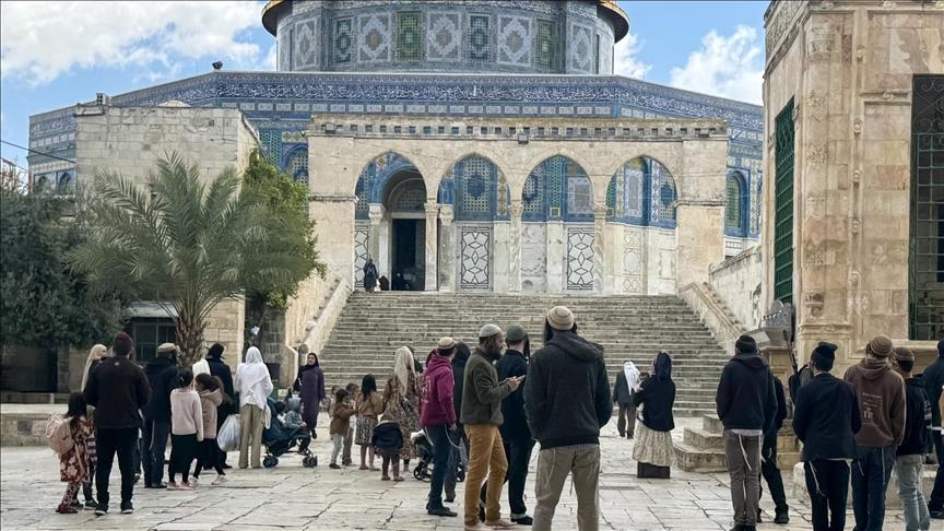 مئات المستوطنين يقتحمون الأقصى في رابع أيام "الفصح" اليهودي 