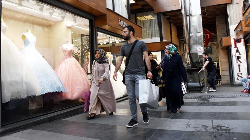 Düğün sezonu alışverişleri hareketlendirdi