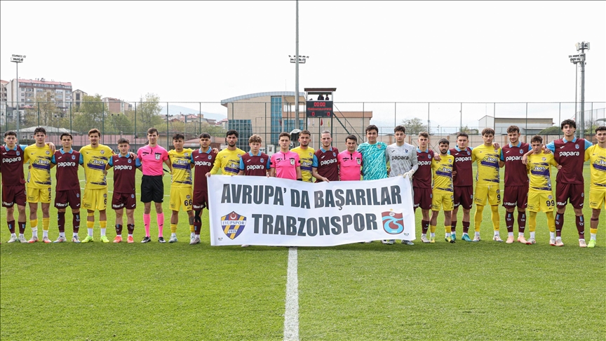 Eyüpspor'un 19 yaş altı takımından rakibi Trabzonspor'a jest