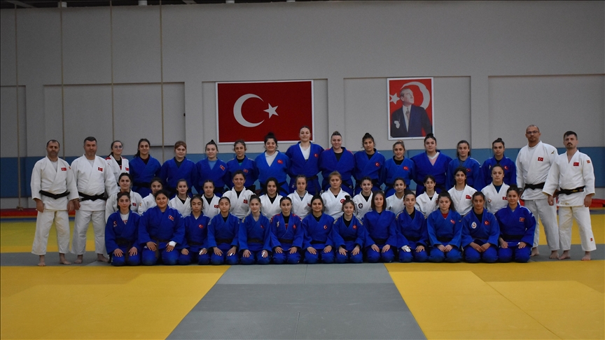 Ümit ve genç kadın milli judocular, çalışmalarını Trabzon'da sürdürüyor