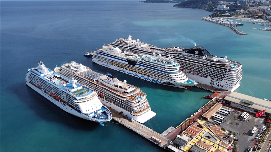 Türkiye, kruvaziyer turizminde yıllık 3 milyon yolcu hedefliyor