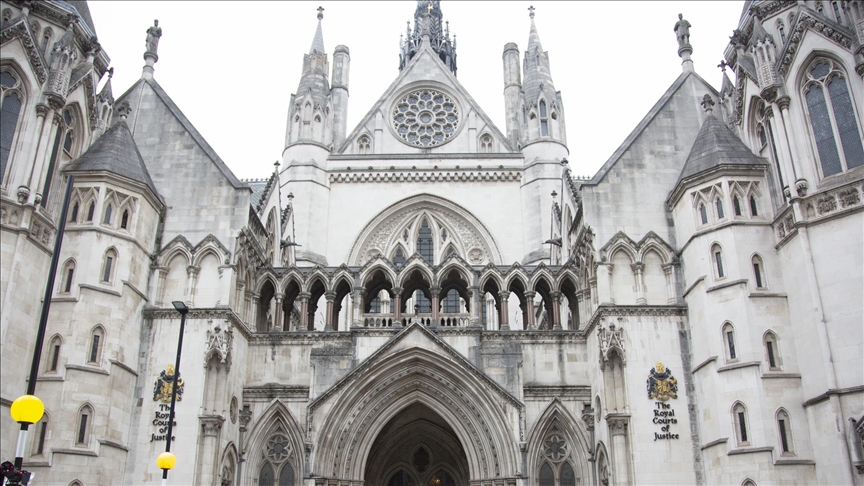 "العليا البريطانية": تعريف "المرأة" في قانون المساواة يستند للجنس البيولوجي