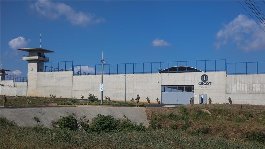 El Salvador planira udvostručiti megazatvor u kojem se nalaze deportovani iz SAD-a
