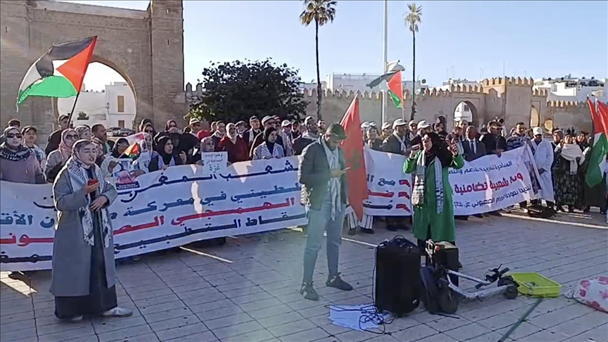 حقوقيات مغربيات تنظمن في سلا وقفة تضامنية مع المرأة الفلسطينية