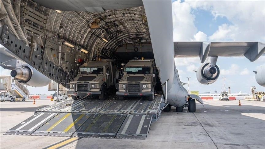 Nëntë avionë ushtarakë të SHBA-së dërguan “bomba për shkatërrimin e bunkerëve” në Izrael