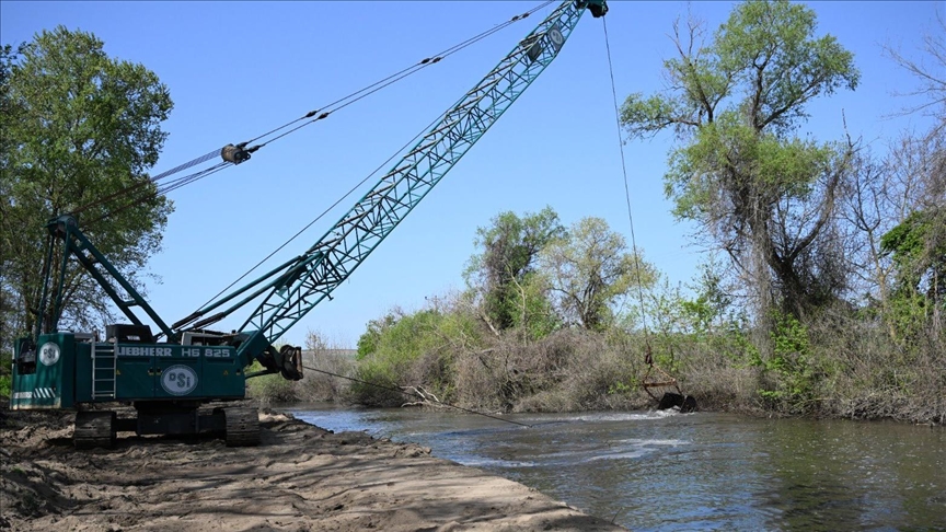 Çeltik tarımında kullanılan Tunca Nehri temizleniyor, su biriktirme alanları oluşturuluyor