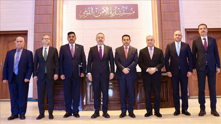 تركيا والعراق يبحثان تعزيز التعاون بمكافحة الإرهاب وضبط الحدود