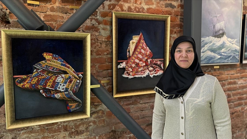 Ressam Gülşah Adaş'ın "Ahenk" sergisi sanatseverlerle buluştu
