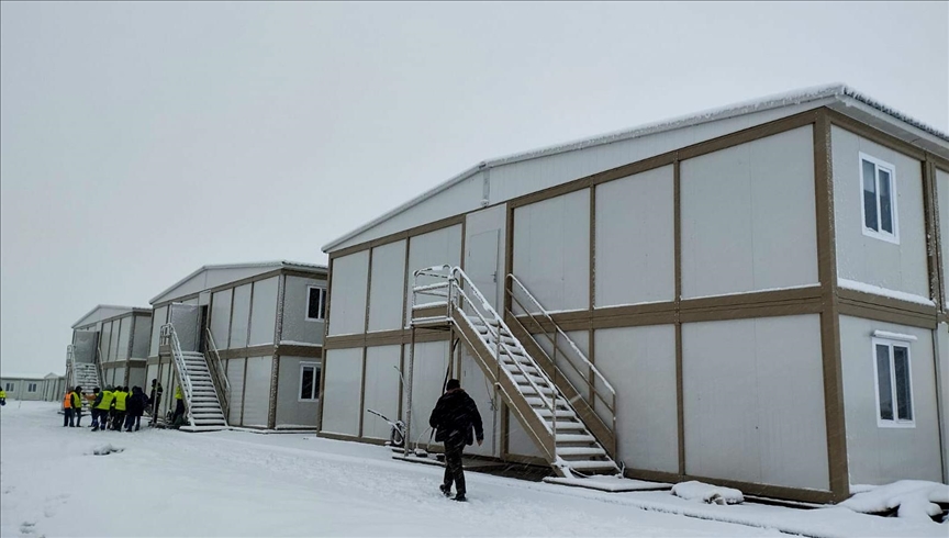 Karmod builds modular office and dormitory complex for heavy equipment firm in Romania