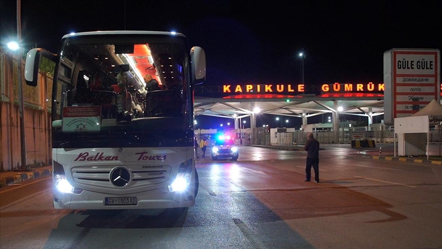 TRT 47. Uluslararası 23 Nisan Çocuk Şenliği'ne katılacak çocuklar Türkiye'ye gelmeye başladı