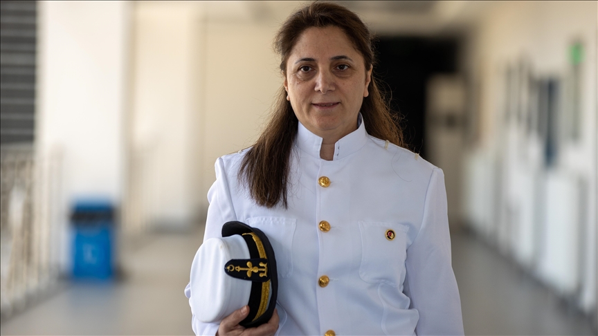 Emekli olduktan sonra kazandığı üniversiteyi bitirip kaptan olmak istiyor