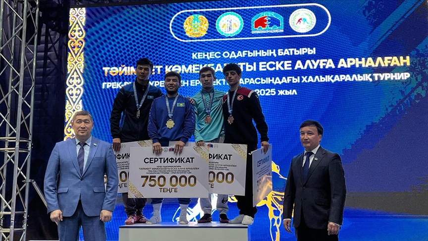 Grekoromen Güreş Milli Takımı, Kazakistan'da 2'si altın 5 madalya kazandı