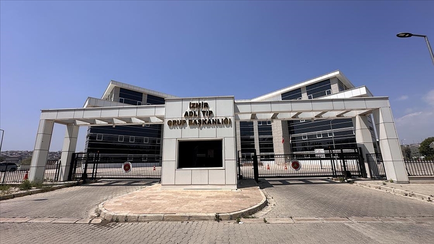 İzmir'de oğlu tarafından silahla vurulan eski milletvekilinin eşi hayatını kaybetti