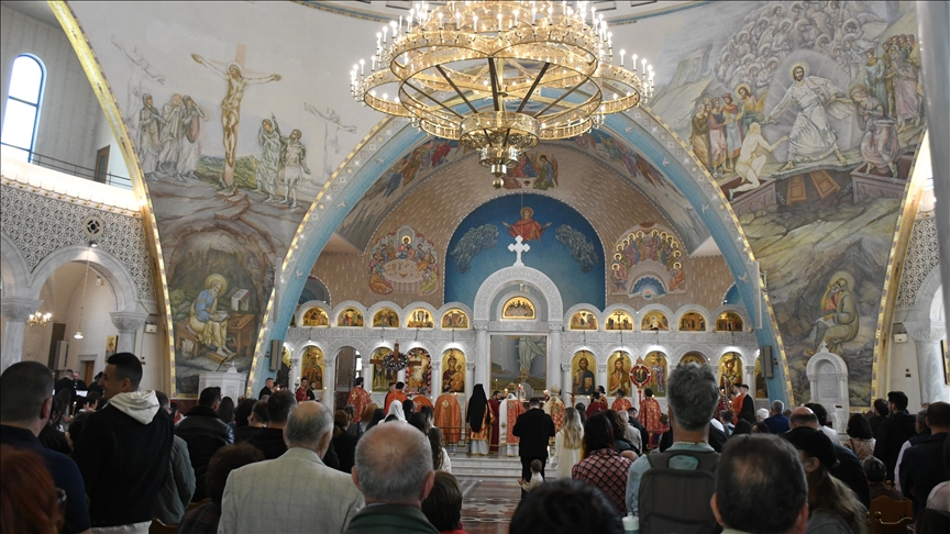 Shqipëri, besimtarët e krishterë kremtojnë Pashkët