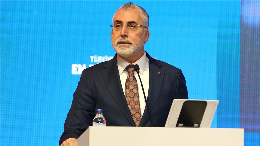 Çalışma ve Sosyal Güvenlik Bakanı Işıkhan: (Kamu işçisinin zam görüşmeleri) Hassasiyetle süreci yürütüyoruz
